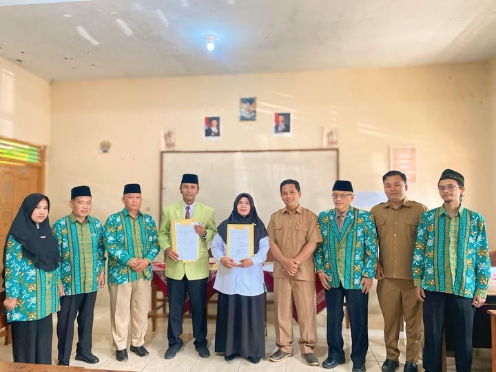 Pelantikan kepala madrasah ALHUDA